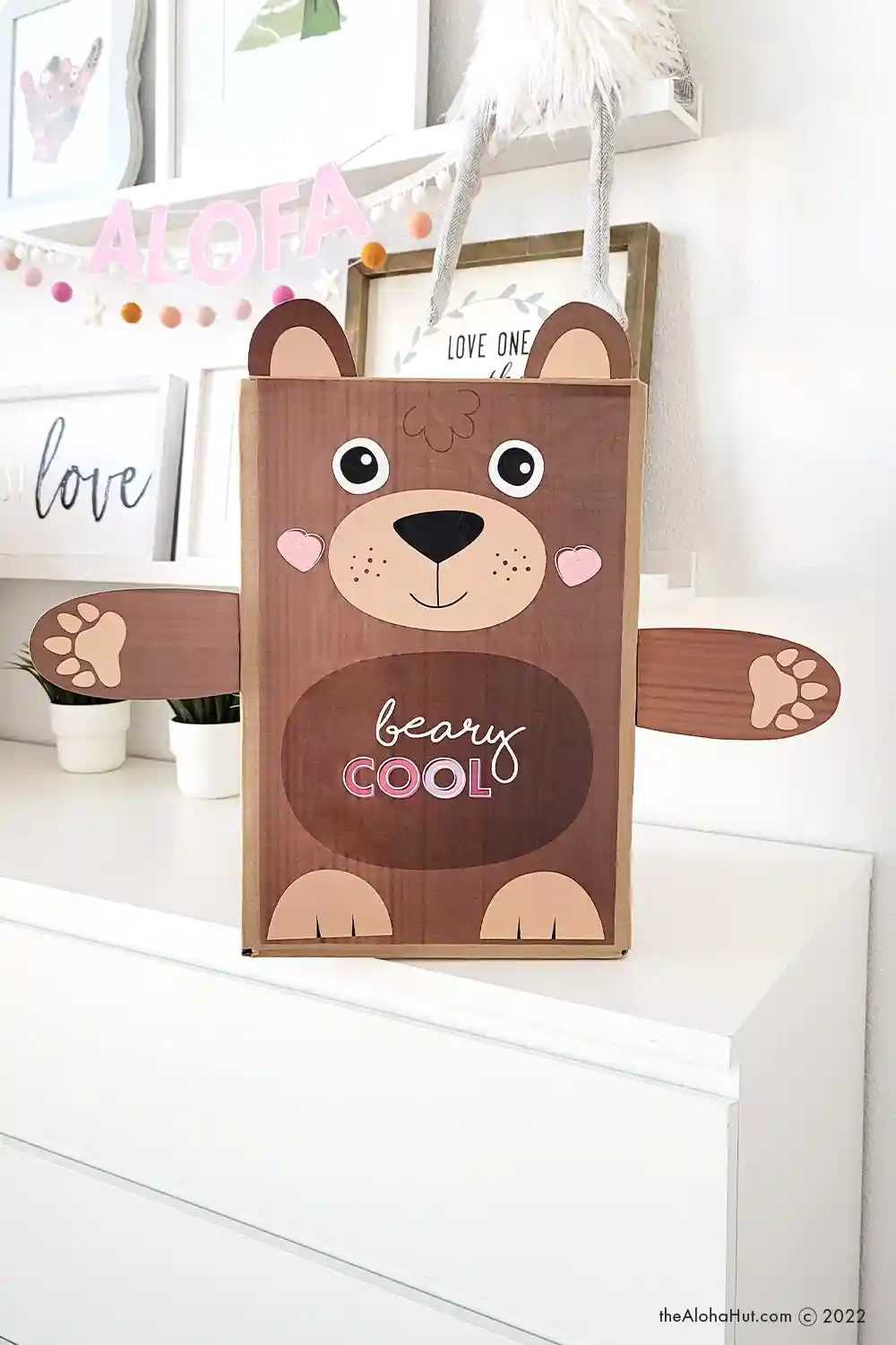 Easy Valentine's Day Box Ideas - free printable - Vending Machine, Frog, Bear