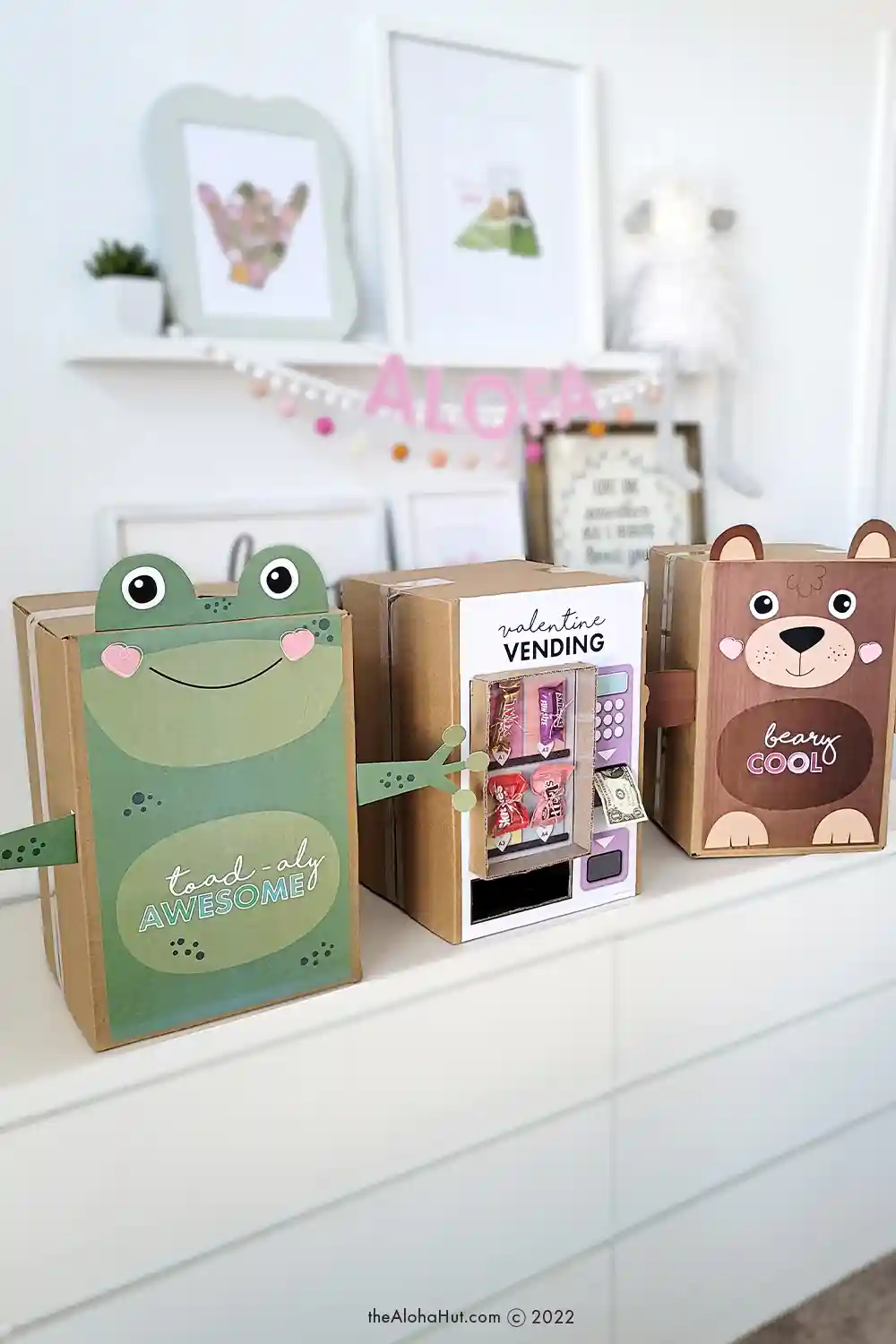 Easy Valentine's Day Box Ideas - free printable - Vending Machine, Frog, Bear