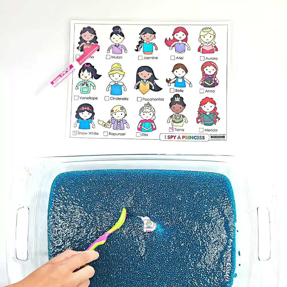 I Spy a Princess Game - toddler activity - sensory bin - free printable