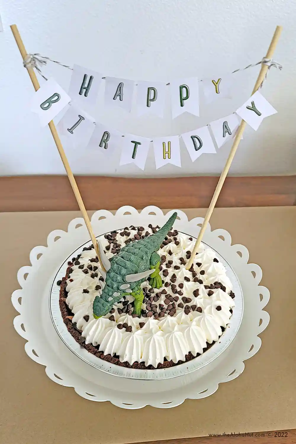 Jurassic World Camp Cretaceous Party Ideas - Dinosaur Party Ideas - free printable party decor & games - banner cake topper