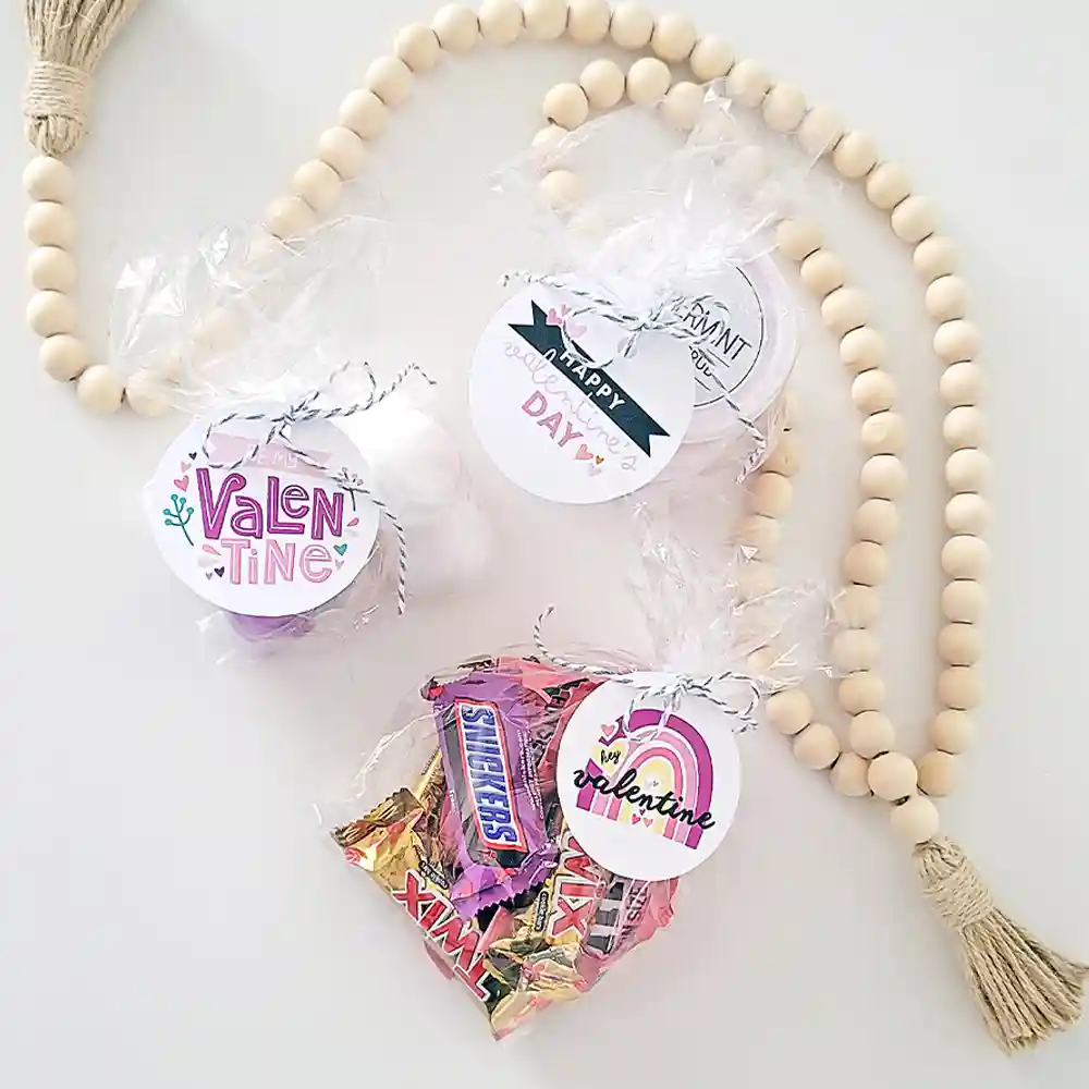 Simple Valentine’s Day Gifts & Free Tags