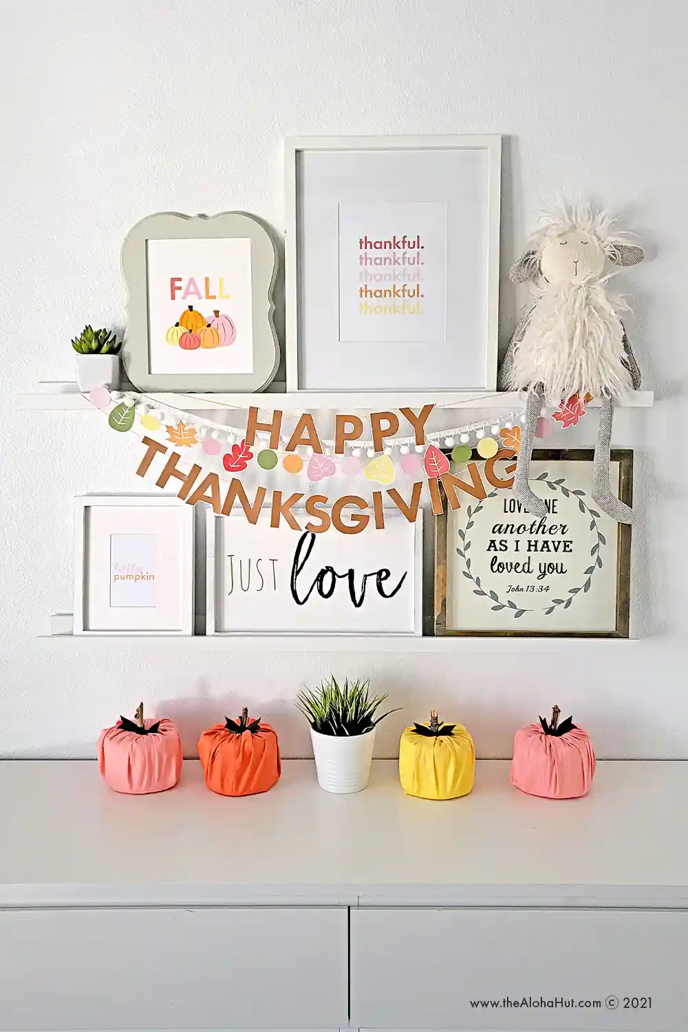 Thanksgiving Shelfie - free printable decor prints