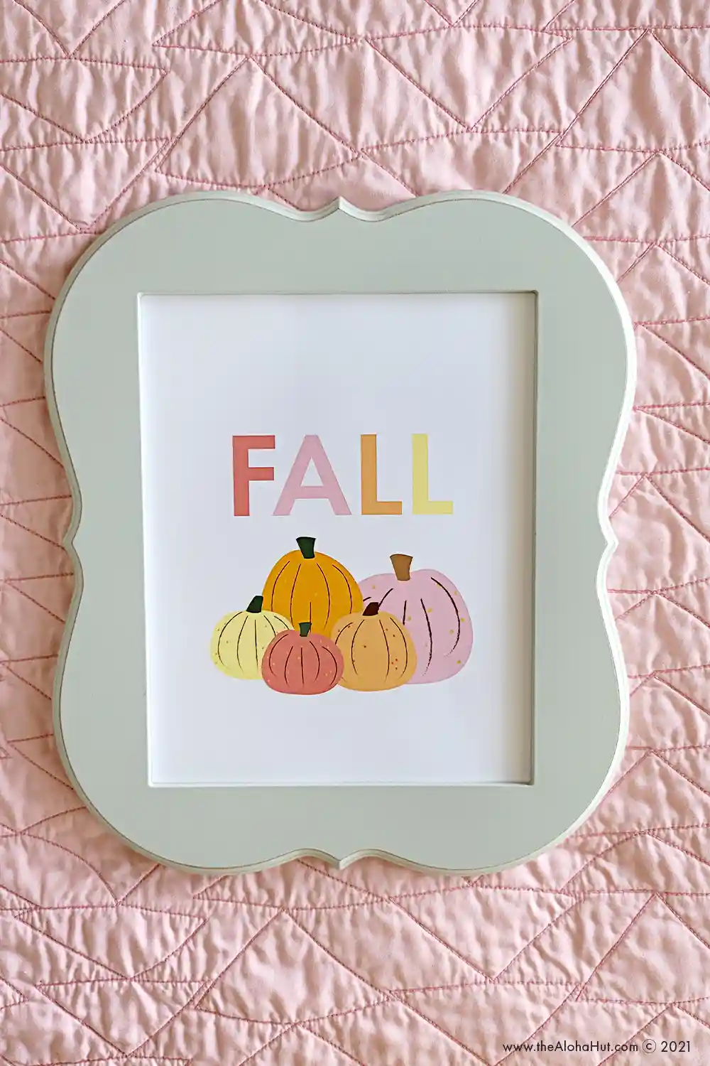 Fall prints that you can easily print at home on a budget. Download our printable Fall decor and easy DIY Thanksgiving Day banners and garlands for budget friendly decoration ideas.