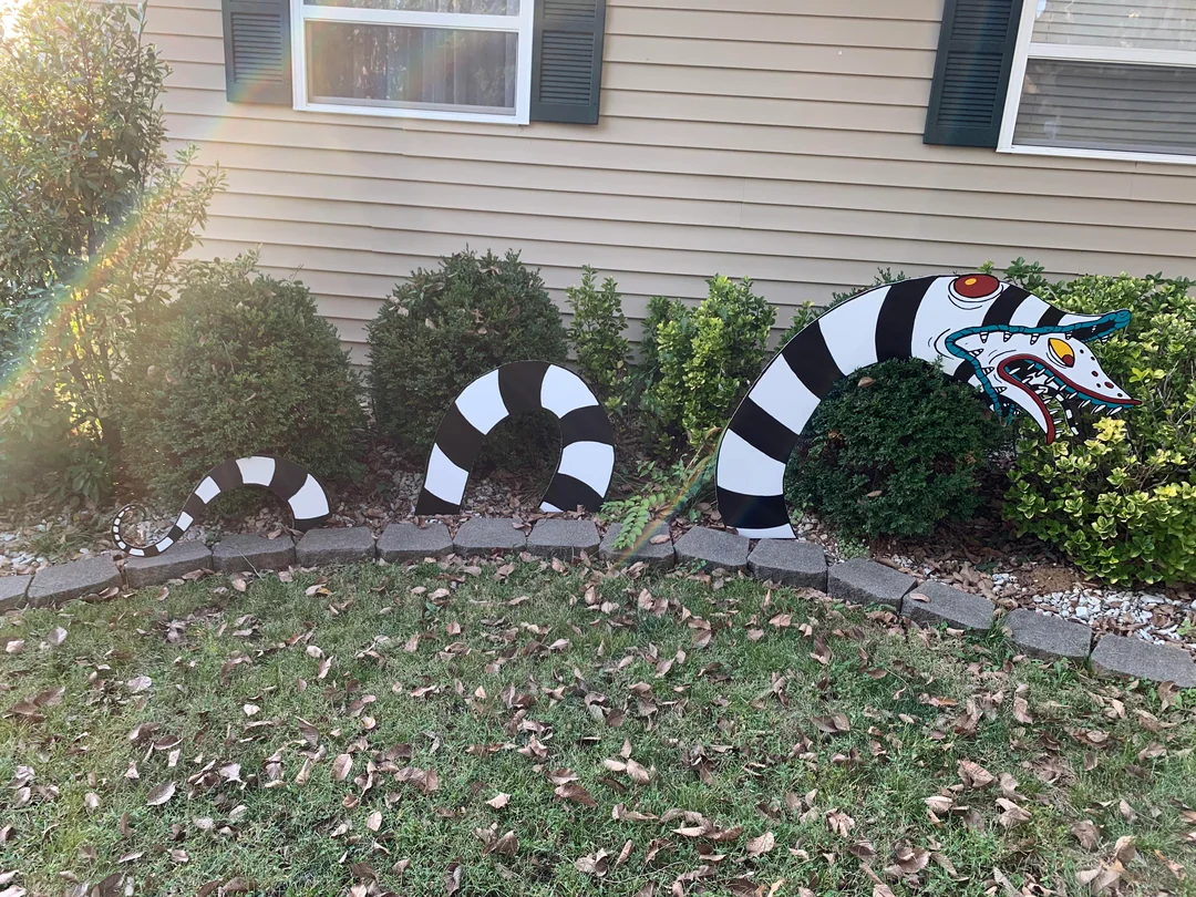 Beetlejuice Sandworm Halloween Yard Prop DIY